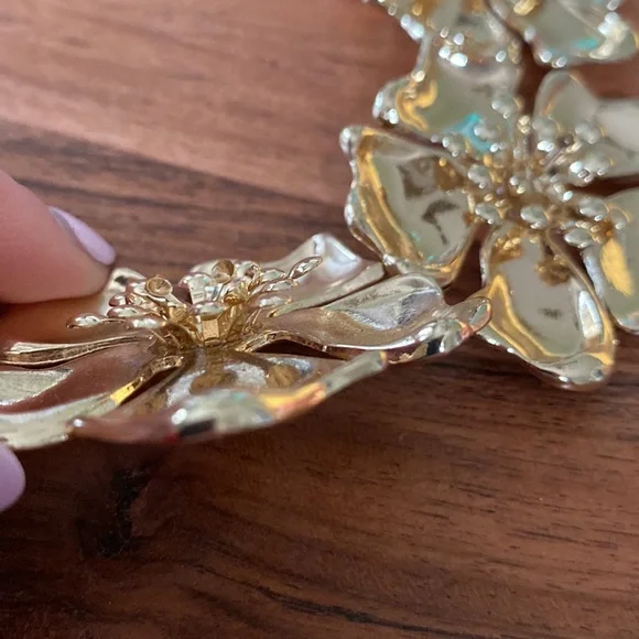 NWT Sugarfix by BaubleBar chunky gold statement necklace florals - Picture 3 of 6